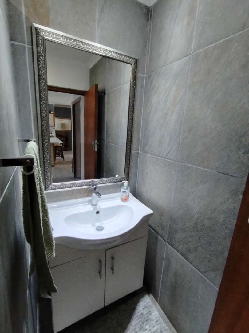 To Let 3 Bedroom Property for Rent in Stilbaai Wes Western Cape